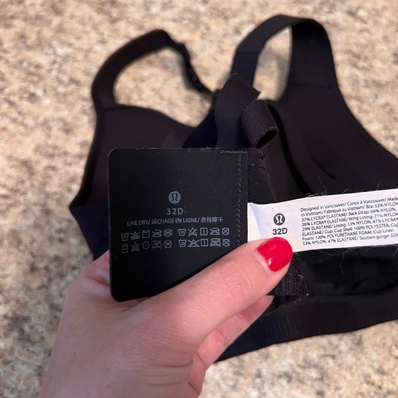 Lululemon sports bra - Picture 3 of 3